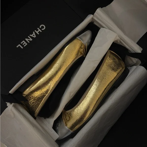 Chanel 26X Holiday Flats Gold & Silver | Size 36.5 - Picture 11 of 15